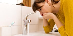 Diarrhee et nausee : des symptomes de grossesse ?