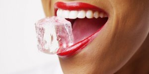Mal de dents : 5 solutions maisons pour le soulager rapidement 
