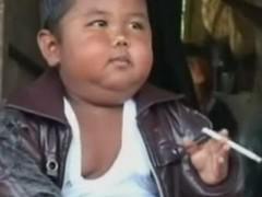 Video Le Bebe Fumeur Arrete Les 40 Cigarettes Par Jour Mais Devient Obese