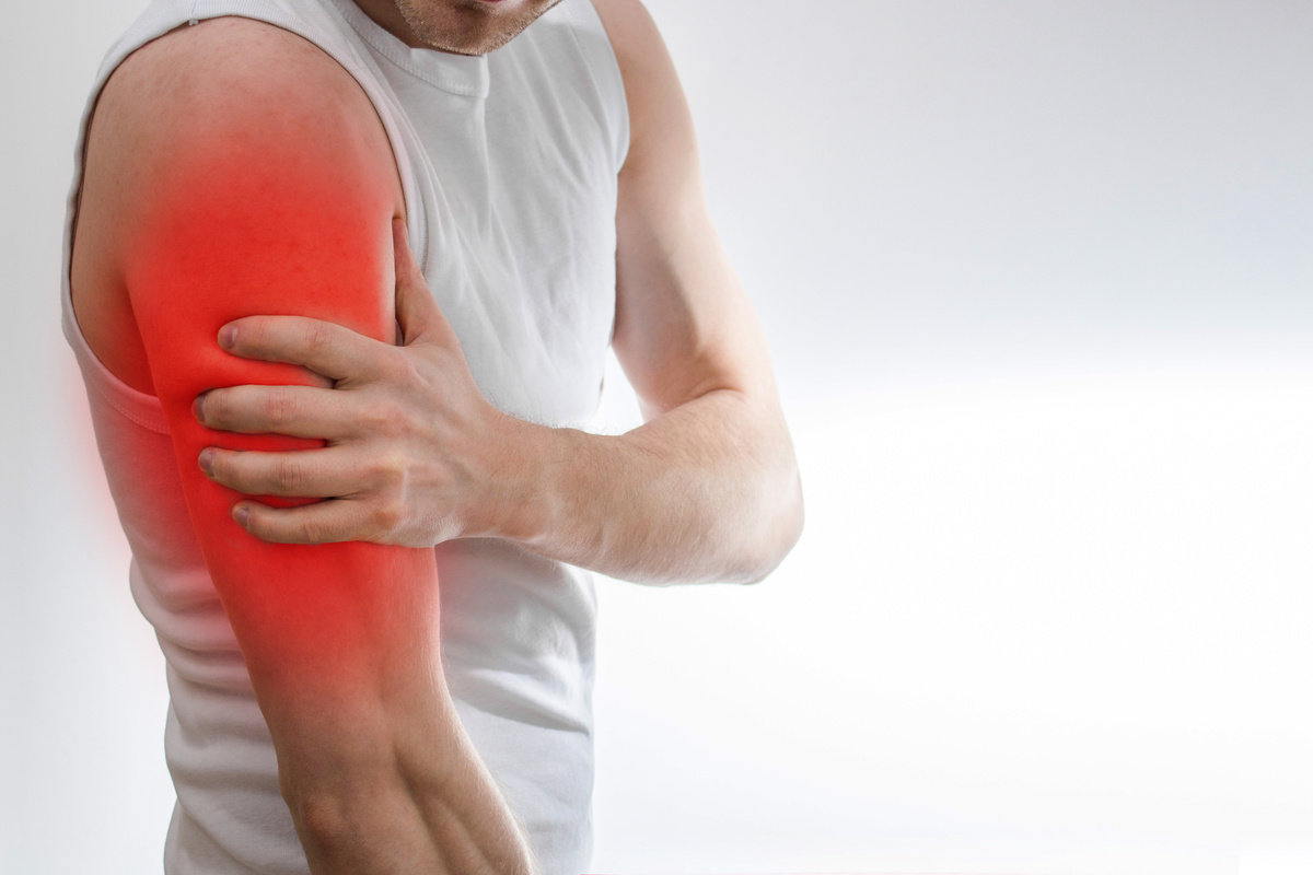 Douleur au bras gauche : Symptômes d'alerte et conseils - France