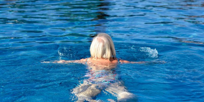 Varices : sept mouvements Ã  faire dans l'eau pour les attÃ©nuer 