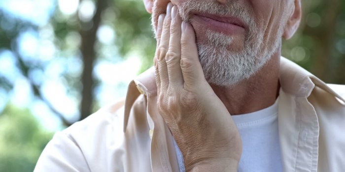 Des dentistes rÃ©vÃ¨lent 7 habitudes qui abÃ®ment votre mÃ¢choire et vos dents