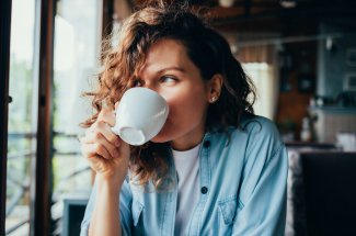 Boire du cafe pourrait annuler certains effets nefastes de la sedentarite selon une etude