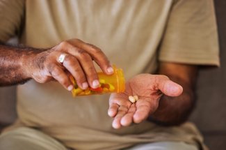 Attention a la surconsommation de medicaments, tres frequente chez les personnes agees