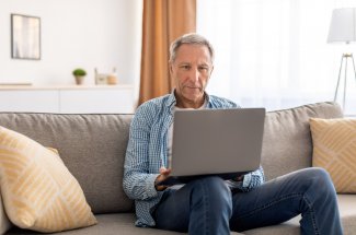Seniors : pour quelles raisons visionner du porno? 