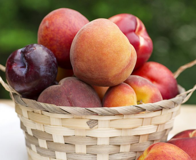 Ce fruit preserve la densite osseuse chez les femmes menopausees