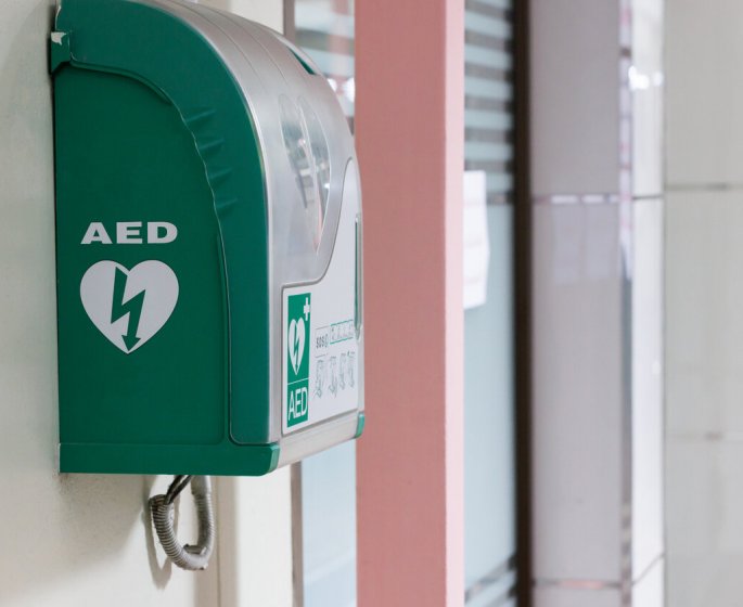 Pres d’un tiers des defibrillateurs cardiaques sont hors service en France