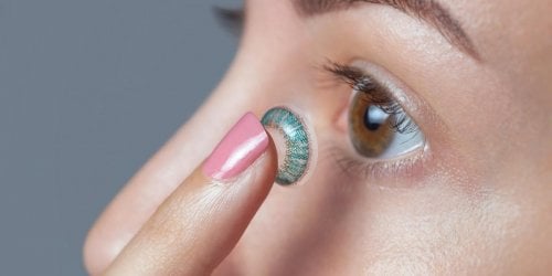 Lentilles colorees : attention, elles peuvent faire perdre la vue 