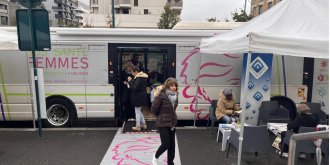 (Reportage) Un bus de sante itinerant au service des femmes isolees