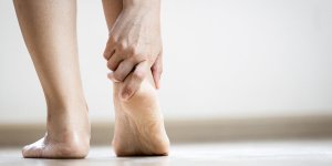 7 raisons pour lesquelles vous pouvez avoir mal aux pieds