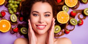 Mangez ces 4 fruits au lieu de penser a faire de la chirurgie ou du botox