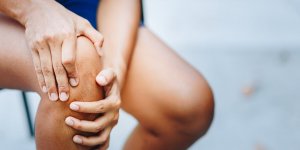 Douleurs au genou : 7 choses a ne surtout pas faire, selon des medecins