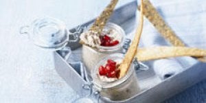 Verrine de rillettes de thon cremeuses, capre et grenade 