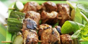 Brochettes de poulet a l-aigre douce 