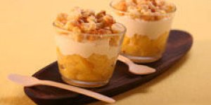 Verrine d’ananas, onctueux fromage blanc passion et crumble coco 