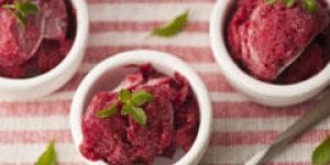 Sorbet aux framboises et lait concentre sans sorbetiere