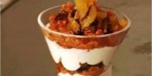 Verrine de chevre, fruits secs et tomates sechees