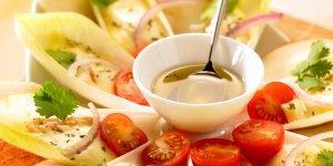 Salade d-endives blanches, poire et Epoisse Berthaut