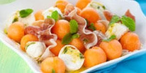 Salade de melon a la mozzarella