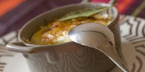 Oeuf cocotte au foie gras et mouillettes de pain d’epices