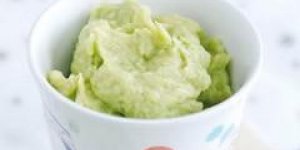 Puree pour bebe a l-avocat, au poulet et pomme de terre