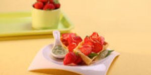 Gaufres citronnees, fraises au jus de basilic