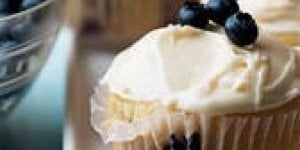 Cupcakes aux myrtilles a la chantilly