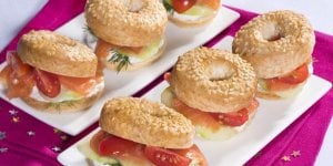 Mini bagels saumon-concombre 