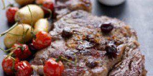 Entrecote de boeuf aux olives et anchois au barbecue