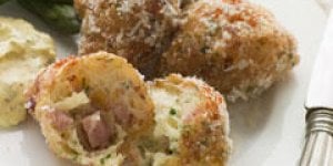 Boulettes jambon gruyere, comme des accras