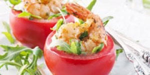 Tomates farcies au risotto et crevettes 