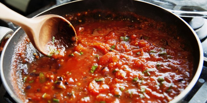 Tomate : pourquoi faut-il la manger cuite plutôt que crue ? 