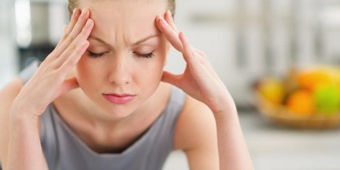 Pourquoi les règles donnent-elles la migraine ?